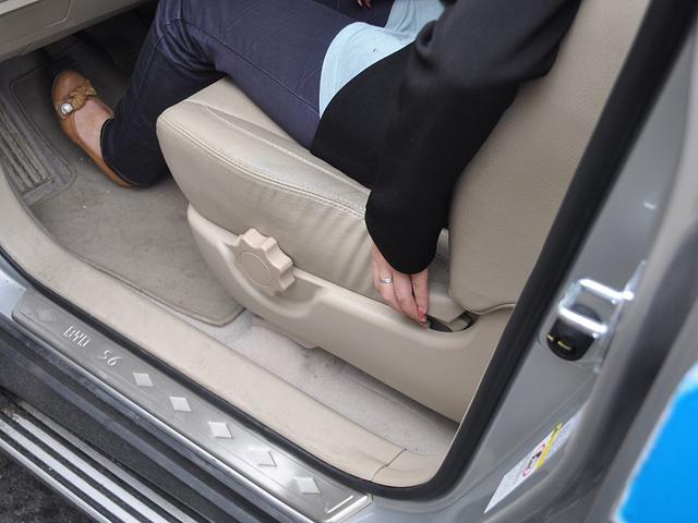 日产轩逸|老司机开车时为何总把座椅往后，新手却刚好相反？现在知道还不晚