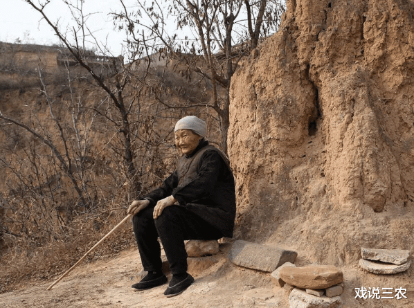 戏说三农|城市老人争相到农村养老，没住几天却又着急回去，为啥？答案揭晓