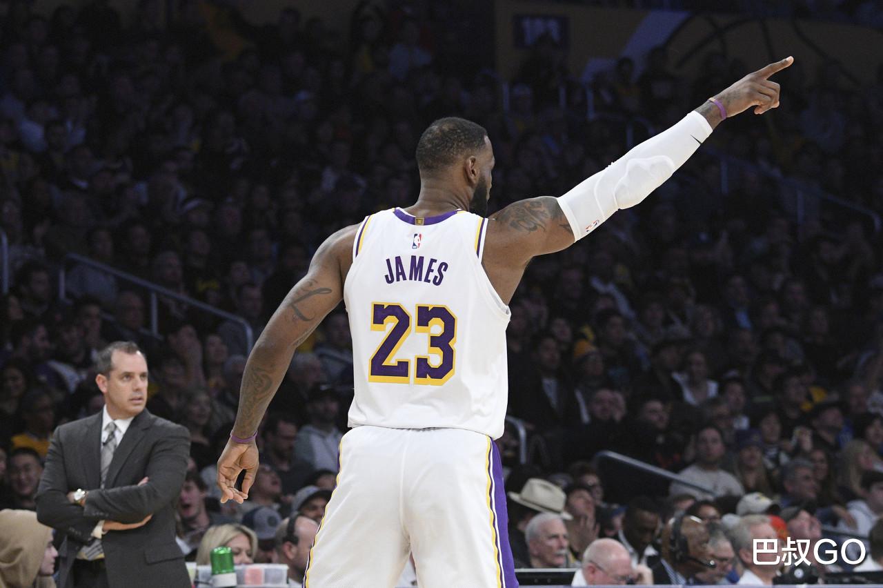 凯里·欧文:疯了?带头抗议复赛,欧文自己却想取代NBA,霍华德该如梦初醒了