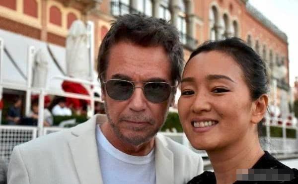 [巩俐]疫情期巩俐谈自己“国籍”之事，坦荡回应，网友直感到很失望