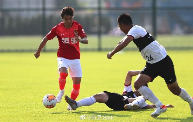 广州恒大@李铁笑出声!高球王传射完美回归,国足中场调度问题圆满解决