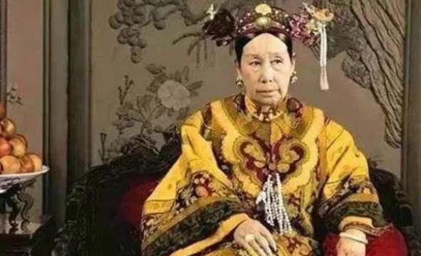 慈禧太后|慈禧年轻时有多漂亮？五世外孙女照片曝光，网友：两人简直一个样
