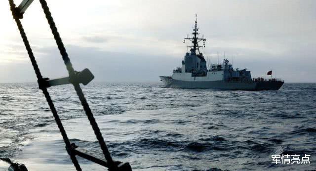 军舰|美打响公海抢掠战，多艘军舰出动，没收4艘巨轮，触碰开火底线