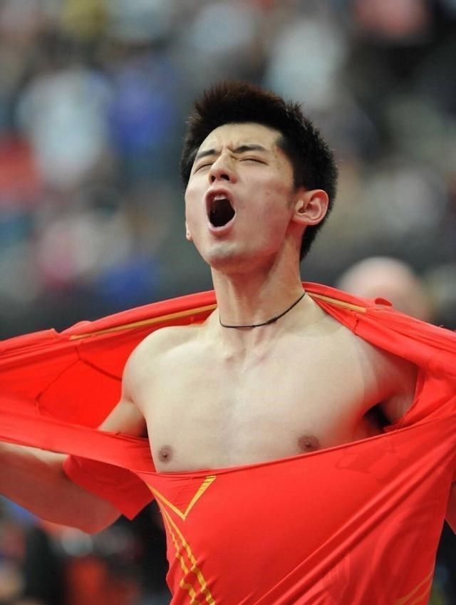 「奥运会」奥运会后她在机场宣布退役：8年我被逼让球5次！终生不再碰乒乓球