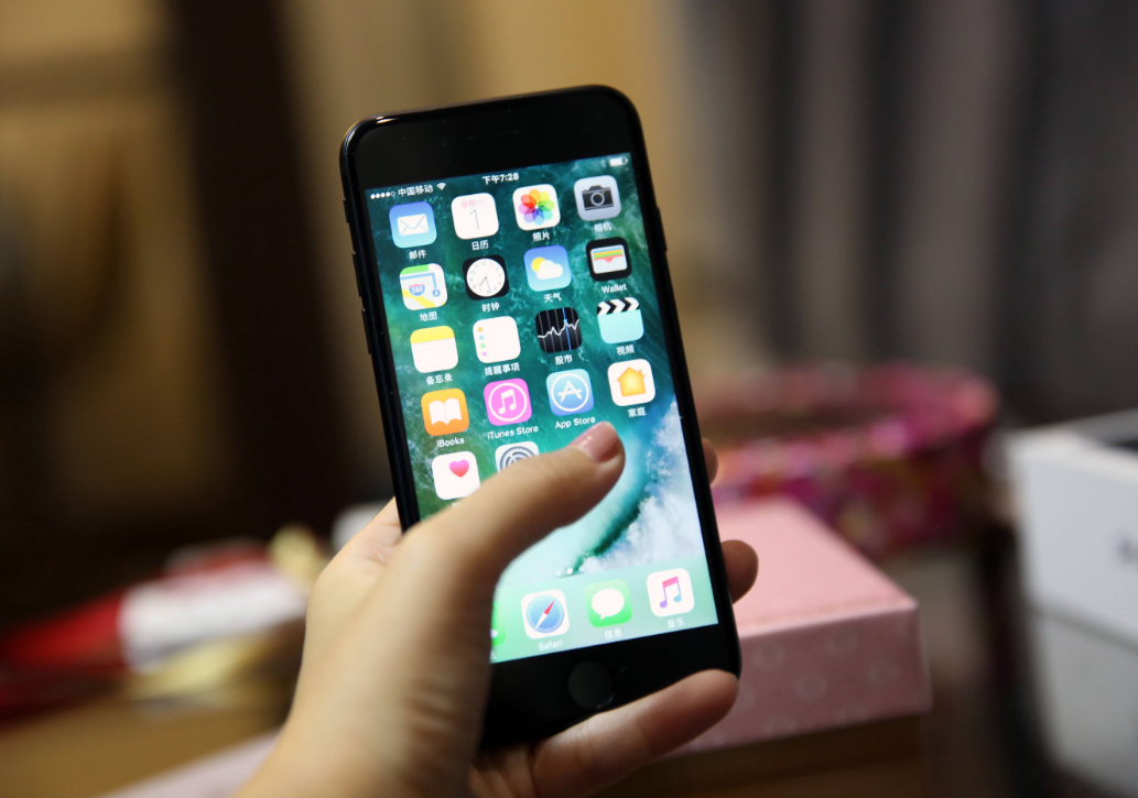 iPhone|答案确认了！美国能封杀Tik Tok、微信，为啥我们却不禁售iPhone？