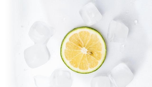 「黄帝内经」女人开始衰老时，身体或许有4大“丑态”，若你有，该保养了