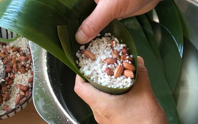 粽子：这才是粽子最简单的包法，不用绳子，紧实不漏米不爆裂，软糯爽口