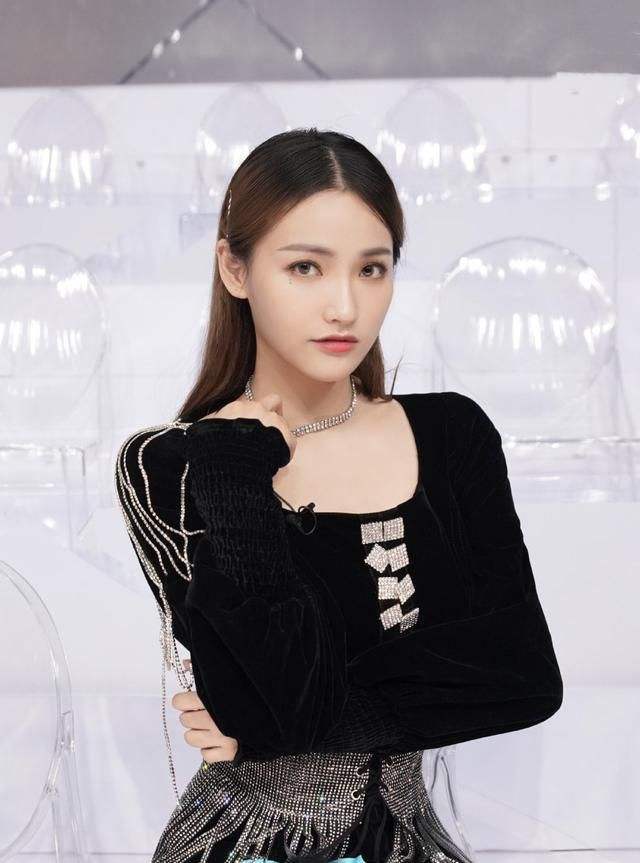 『陈汝佳』选秀还是选妃？吴亦凡留下花瓶淘汰实力强长相一般的许馨文，现被蔡徐坤认可