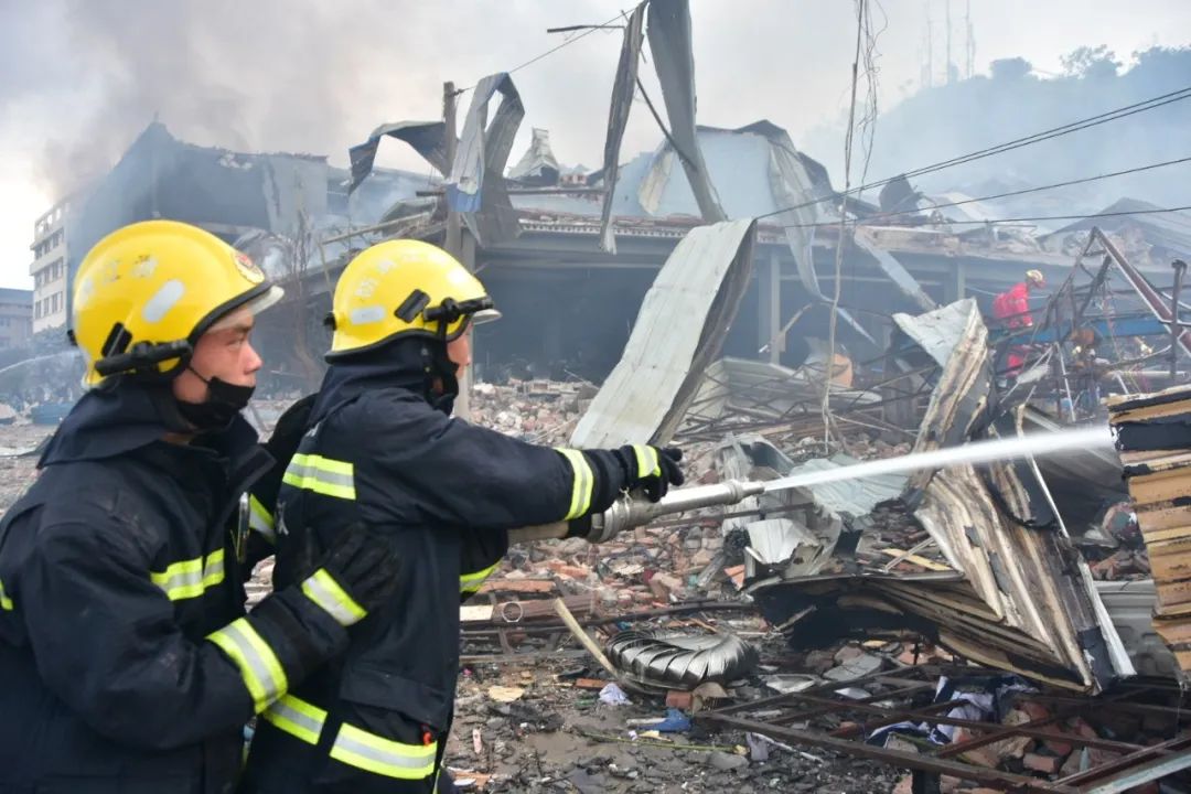 温岭@揪心！已致19人死亡，172人住院治疗！爆炸现场监控画面曝光