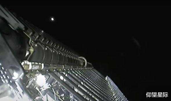 UFO■SpaceX发射之谜!NASA的直播镜头在看到UFO接近几秒后被切断
