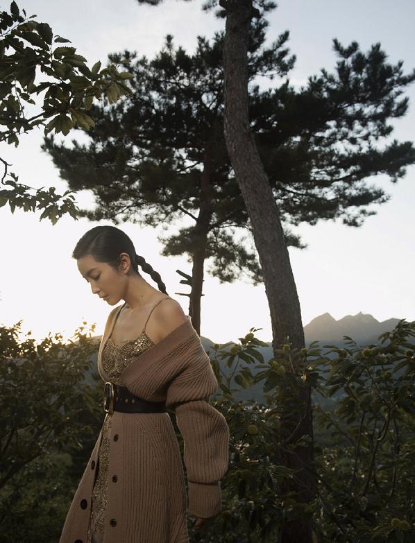 吴昕|李冰冰最新杂志照太高级,穿衣风格很低调,但气质仍然无人能替