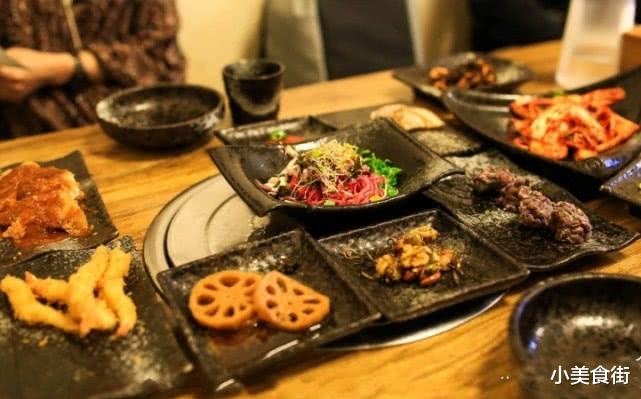 【韩剧】表姐远嫁韩国后,在朋友圈晒一日三餐,姑妈看后直心疼:韩剧都骗人的