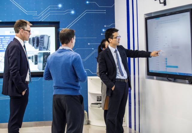 高校|高考成绩不高,学生家庭又普通,可选这四大专业,毕业后完美逆袭