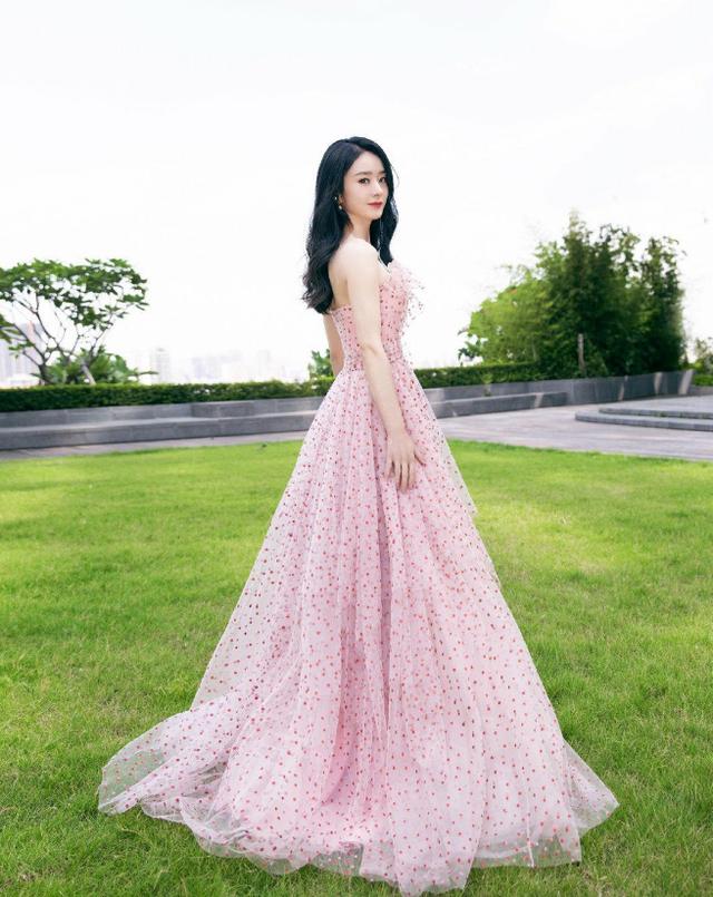 陈晓|33岁陈晓近况,和冯绍峰差距一目了然,难怪说他丢了一个好老婆