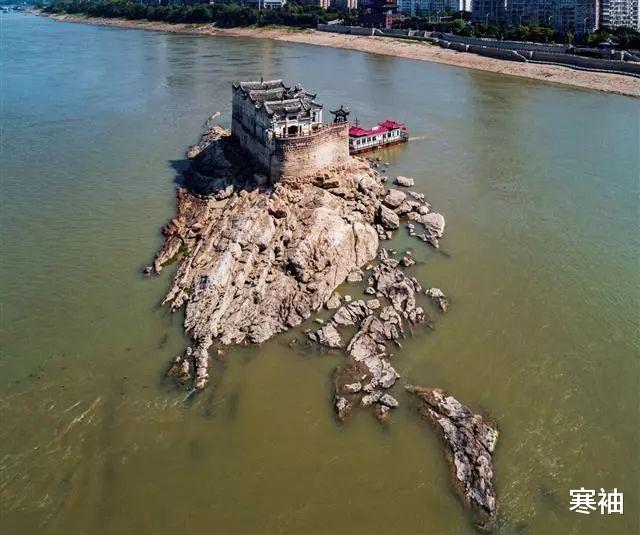 观音阁|屹立长江江心700年, 今年“最任性钉子户”再临挑战, 能否挺过去？