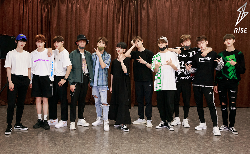 『r1se』R1SE成团一周年，周震南综艺资源不断，他俩将参加高考