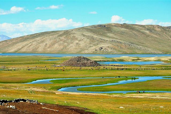 张作霖■成吉思汗埋葬何处?专家发现一座人工改造大山,疑是成吉思汗陵墓