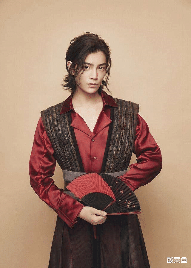 [迪丽热巴]又一个任嘉伦？他先后两部作品成为爆款，人气甚至碾压赶超迪丽热巴？