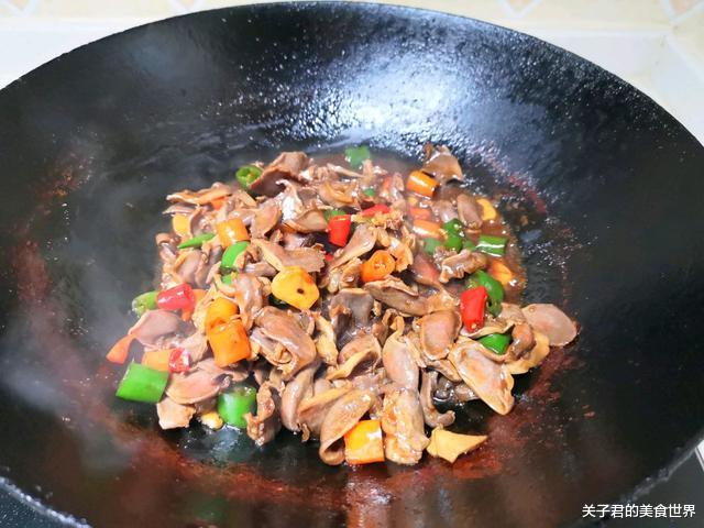 鸡蛋饼|鸡身上最脏的部位，含大量重金属，炒菜记得要扔掉，却很多人爱吃