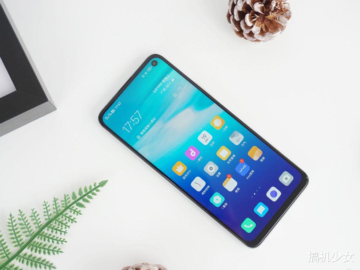 『5G』vivo真香5G手机,跑分53万+44W快充+144Hz刷新率,128GB仅2198元