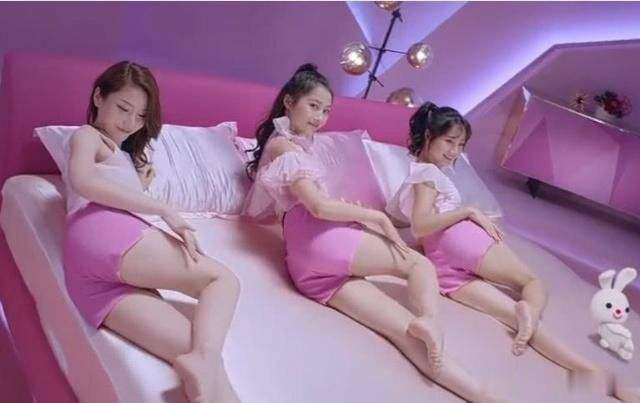 关晓彤：97年的关晓彤，98年的程潇，网友：仅相差1岁，却根本没法比