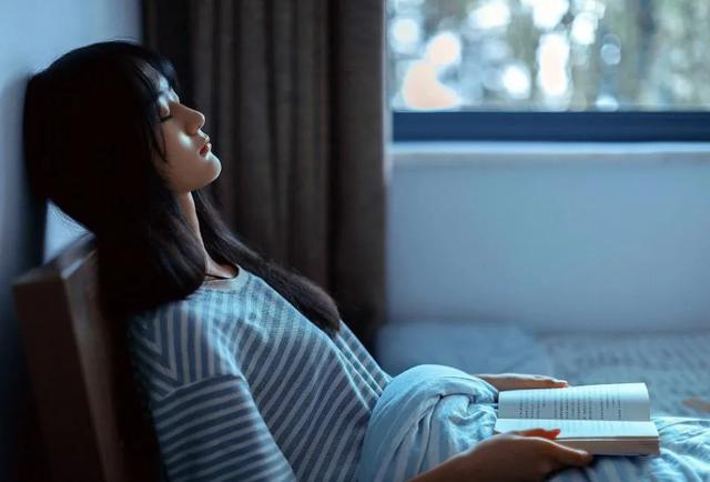 【血糖】会这样睡觉的人都瘦了,而且养成了吃不胖的「易瘦体质」