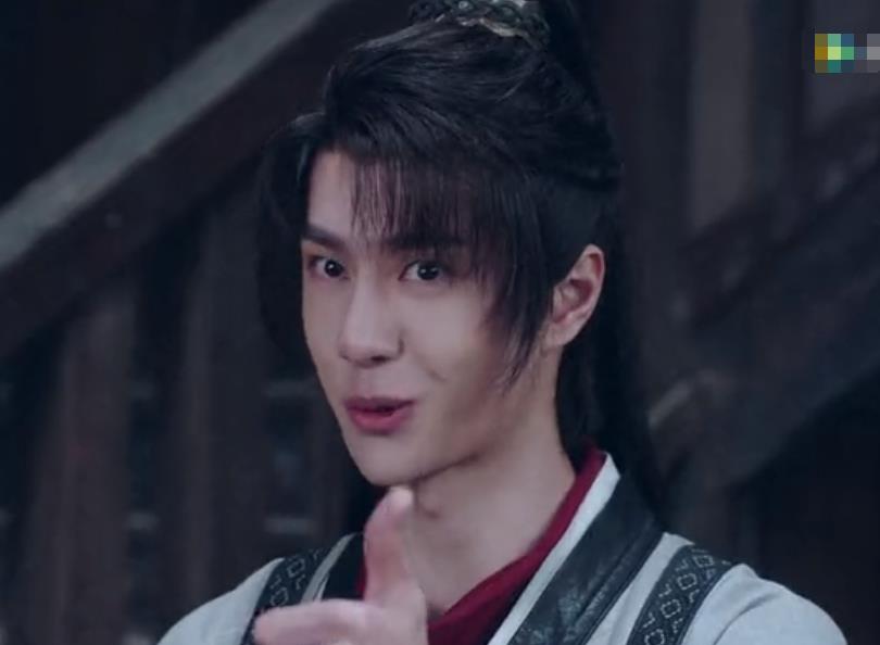 王一博|王一博《有翡》被退了？脸僵，近照疤痕明显被吐槽演技堪忧！