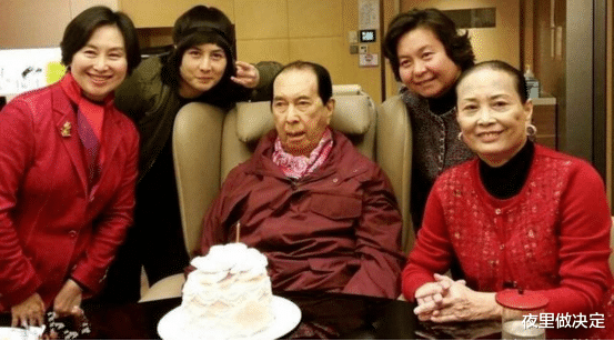 何鸿燊|何鸿燊为何不顾妻子反对，娶14岁的蓝琼缨为二太？看到年轻相貌时懂了