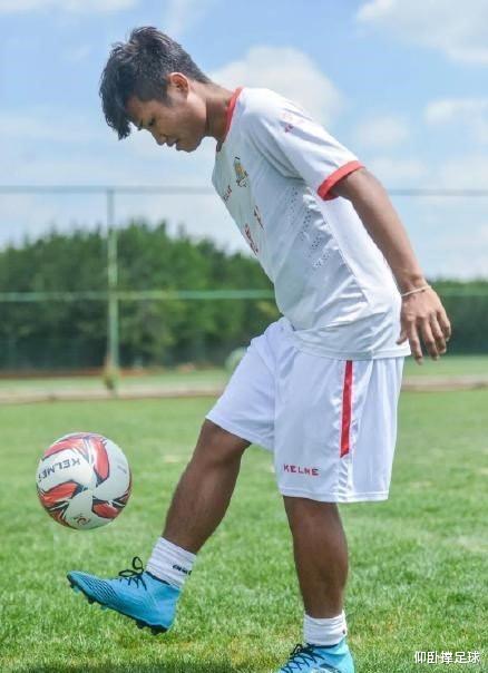国足@国足再烂你也没戏！网红小伙想为国争光，结果试训中乙都差得远