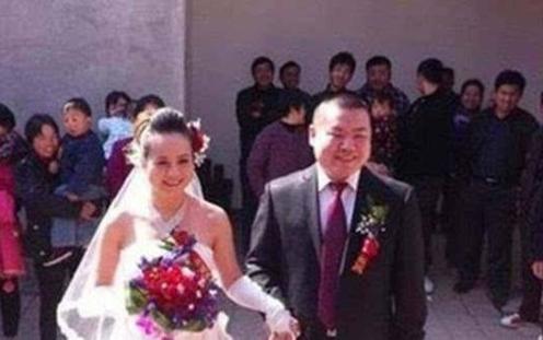 岳云鹏：嫁给穷小子岳云鹏，支持他给5个姐姐买房买车，她真的那么大度吗