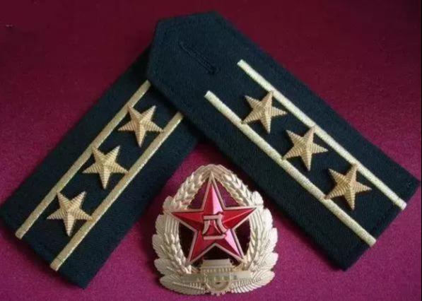 【军医】上校当连长在解放军里并不算稀罕事