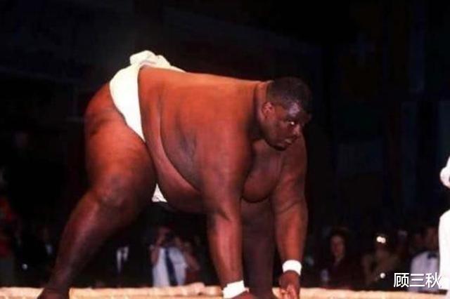 美国队■相扑之王：体重曾高达800斤, 娶妻1年后离世, 留千万遗产，无人敢娶