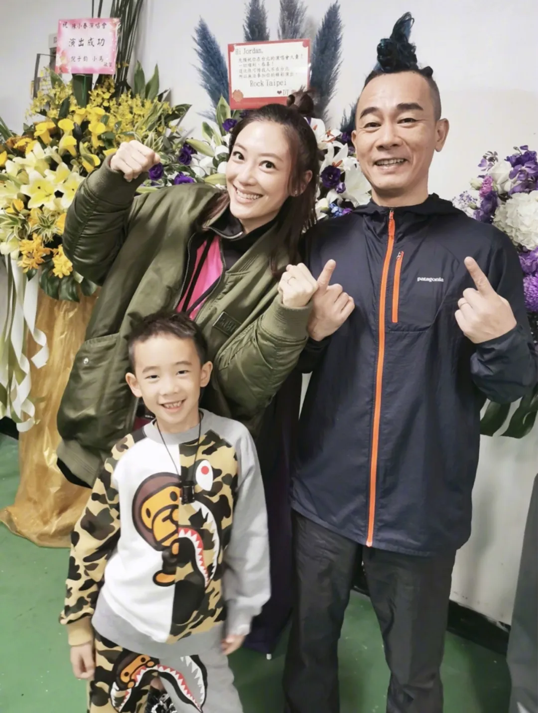陈小春|应采儿剖腹产生下二胎，陈小春竟这样回应……完美婚姻，不过是一场假象！