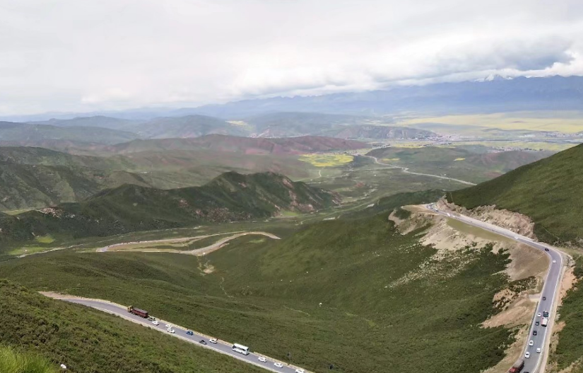 |这条国道横穿大西北，被称为中国最美公路，暑假将至自驾游约一波吧！