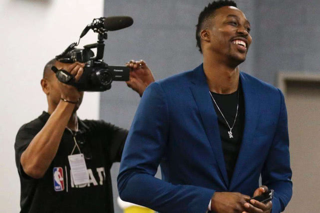 【斯科拉里】赚大了！底薪加盟湖人后，霍华德彻底摊牌全联盟，并承认一个事实