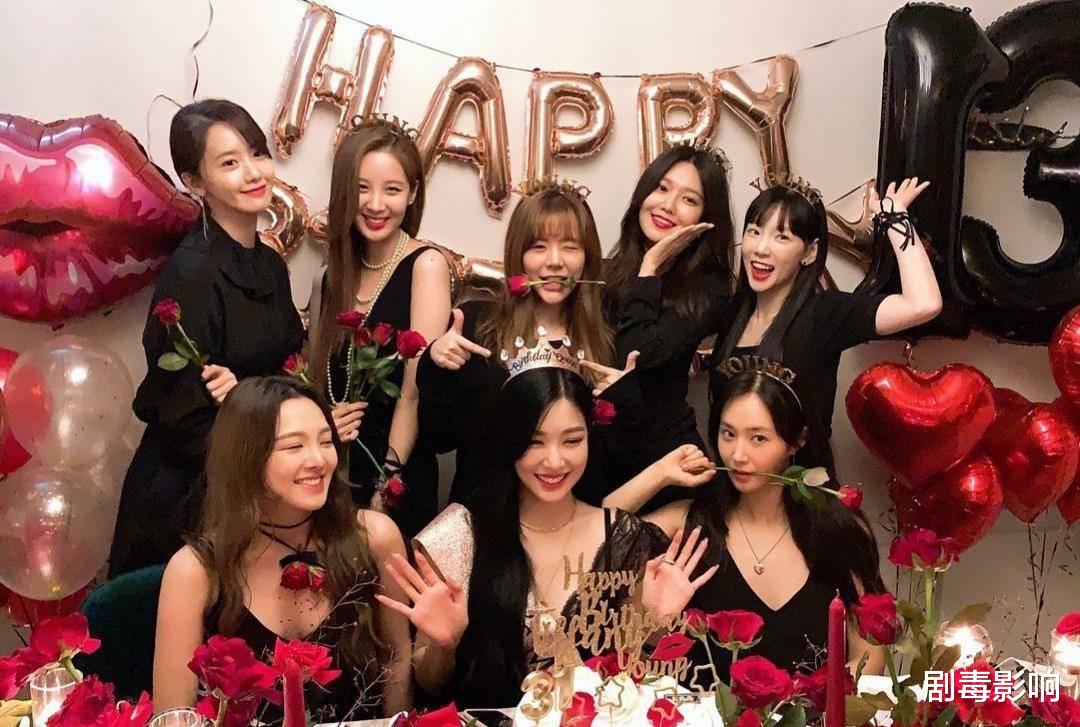 blackpink|BLACKPINK出道4年，频道订阅数突破4400万，还将合作赛琳娜发新歌