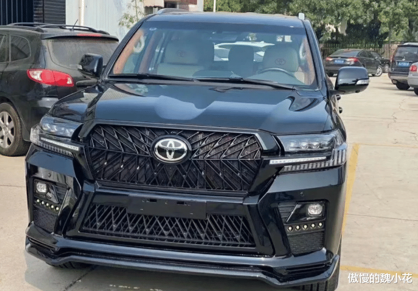 本田雅阁|黑骑士版“陆巡”正式到港，加入纺锤式格栅，内饰高级感爆棚！