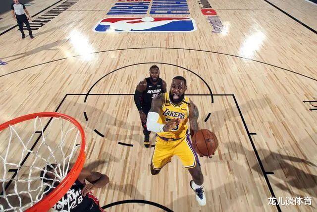 热火队|真任性！比赛最后83秒谁注意老詹的举措，你有考虑过球迷的感受吗