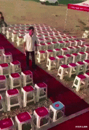 |刚装好新房子，还是蓝色的墙壁比较好看