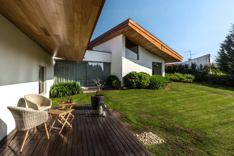 |巧用防腐木，打造沉静、温馨、人文气息的庭院花园