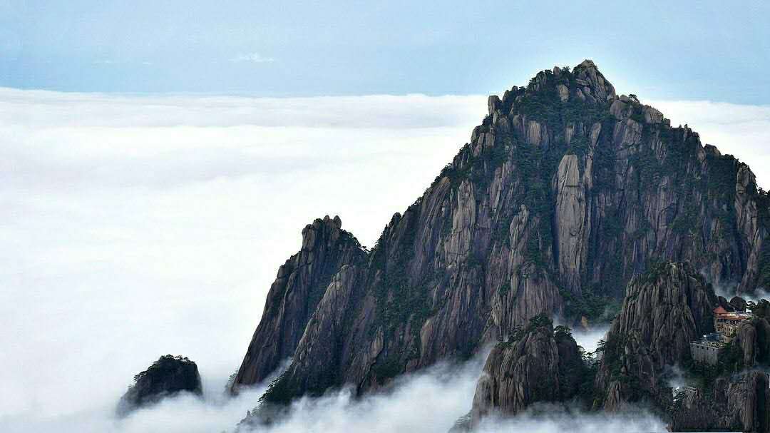黄山风景区|黄山风景区雨后放晴，迎来云海奇观，圈粉2万游客