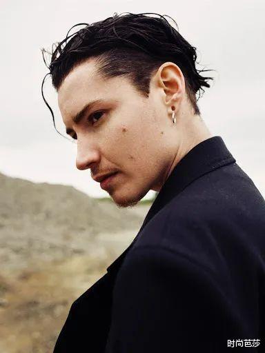 短发|短发平胸的刘雨昕代言内衣,不行?