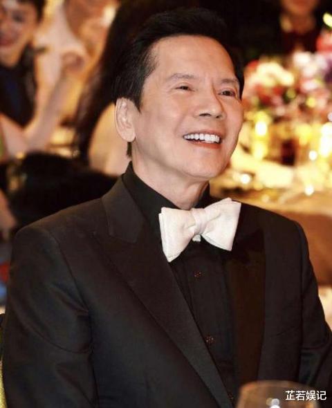 向华强■肯给向佐三次机会的向华强，怎么就让向佑成了\没人疼\的孩子？