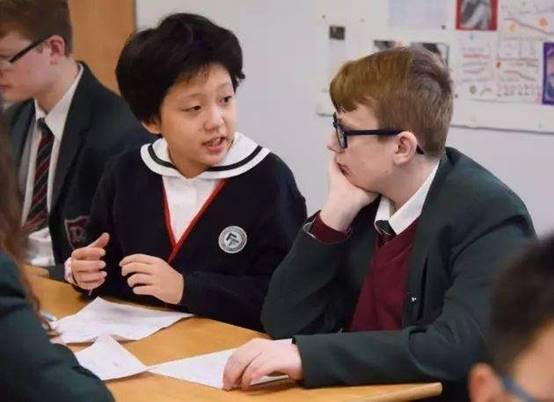 [留学生]留学生家长再次集体请求，这次是回英国，网友：国家是为你开的？