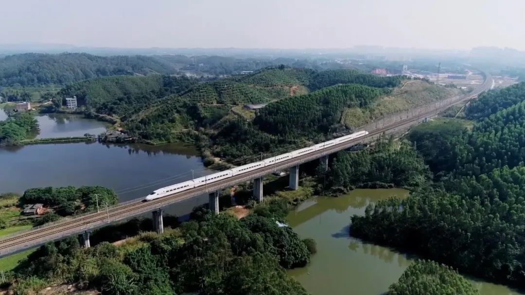 灵山|广西铁路加开列车啦！168趟“赶海”动车，只为带你参加这场盛会！