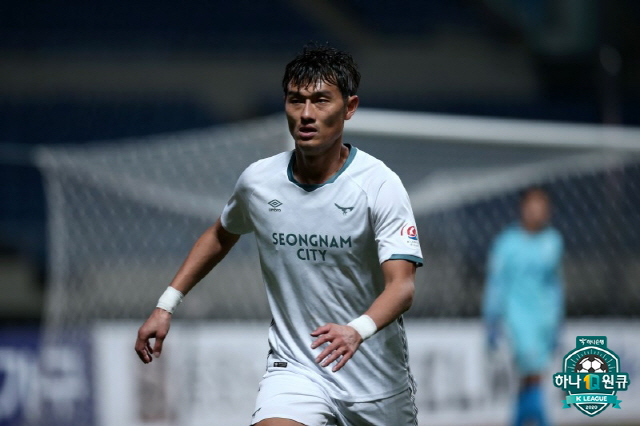 「韩国职业足球联赛」K联赛首轮最佳阵容：昔日延边双子星苏宁后卫 赵在玩未入选