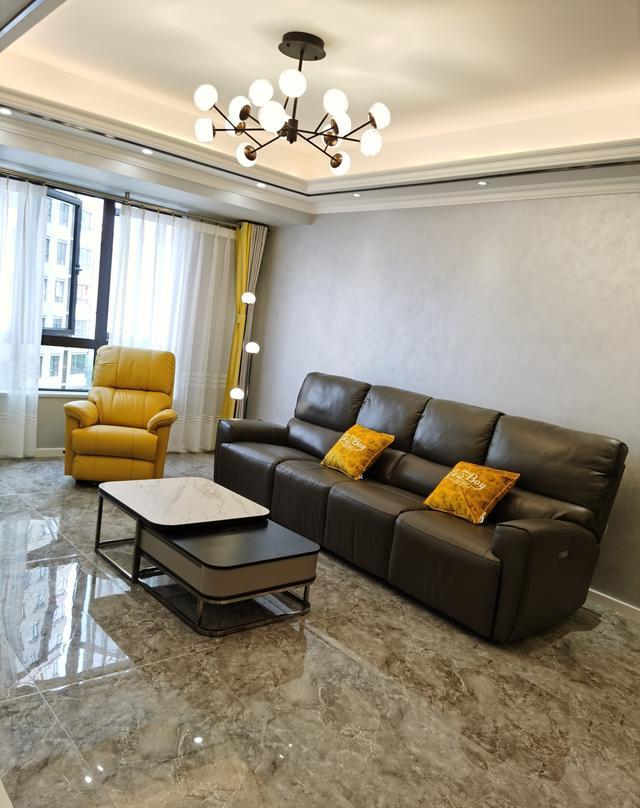 「」打扫干净正在布置软装,目前已经花了21万,电视墙特别漂亮附清单