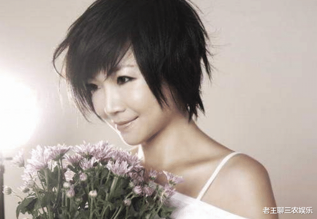 朴树|父母都从事于音乐,仅仅7岁就开始学钢琴,大学就唱红了歌曲