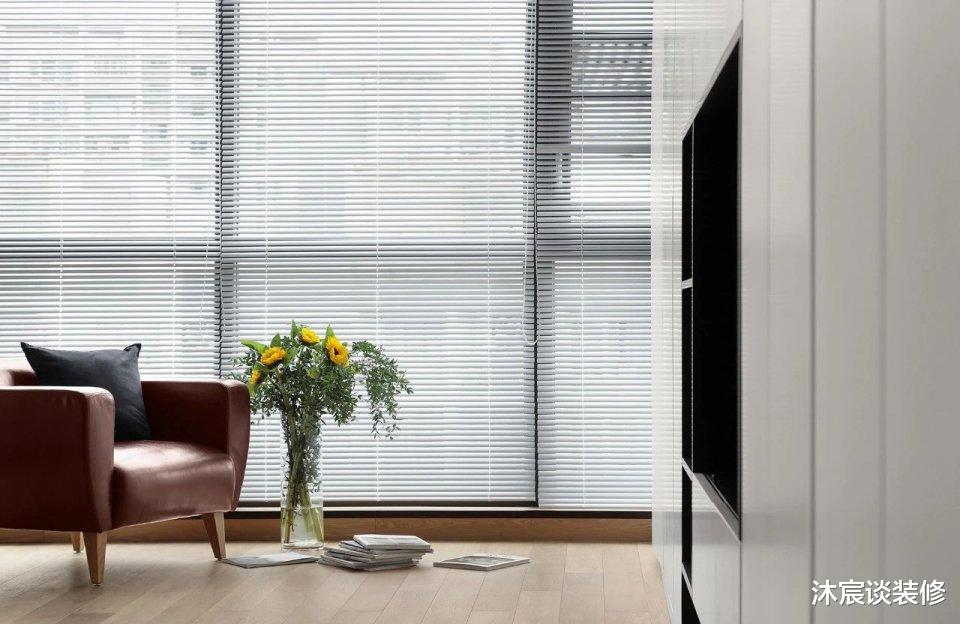 |一家四口挤进76㎡，去掉家具传统摆设，室内宽敞大气，住着很舒适