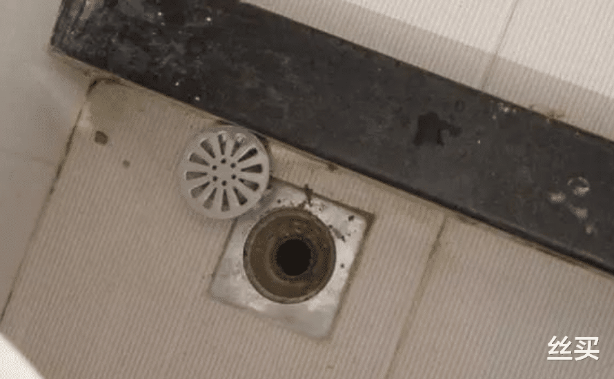 『』装修前检查下水结构，若卫生间反味，再返工就麻烦了